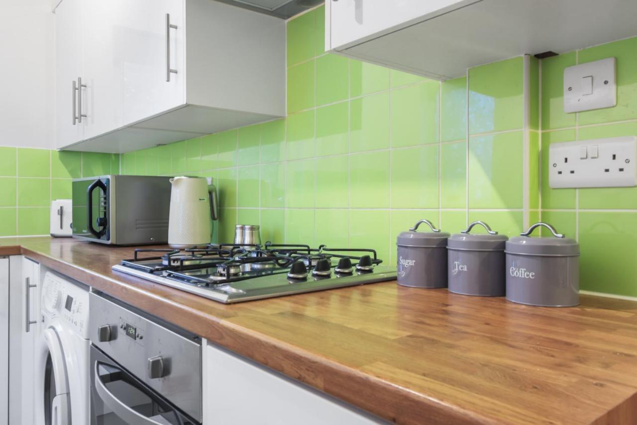 Inviting 2-bed House In - Netflix * Milton Keynes